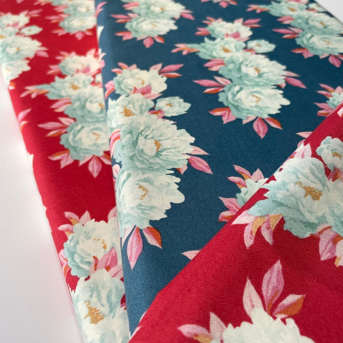 懐かしいTildaのCottageコレクション「Minerva Red & Blue」